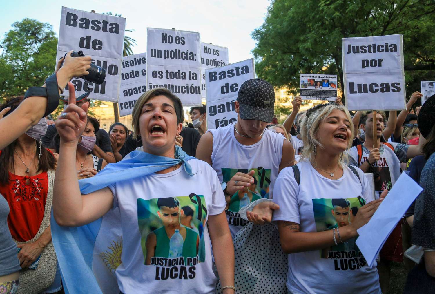Familiares y amigos de Lucas González reclamaron justicia con varias marchas.