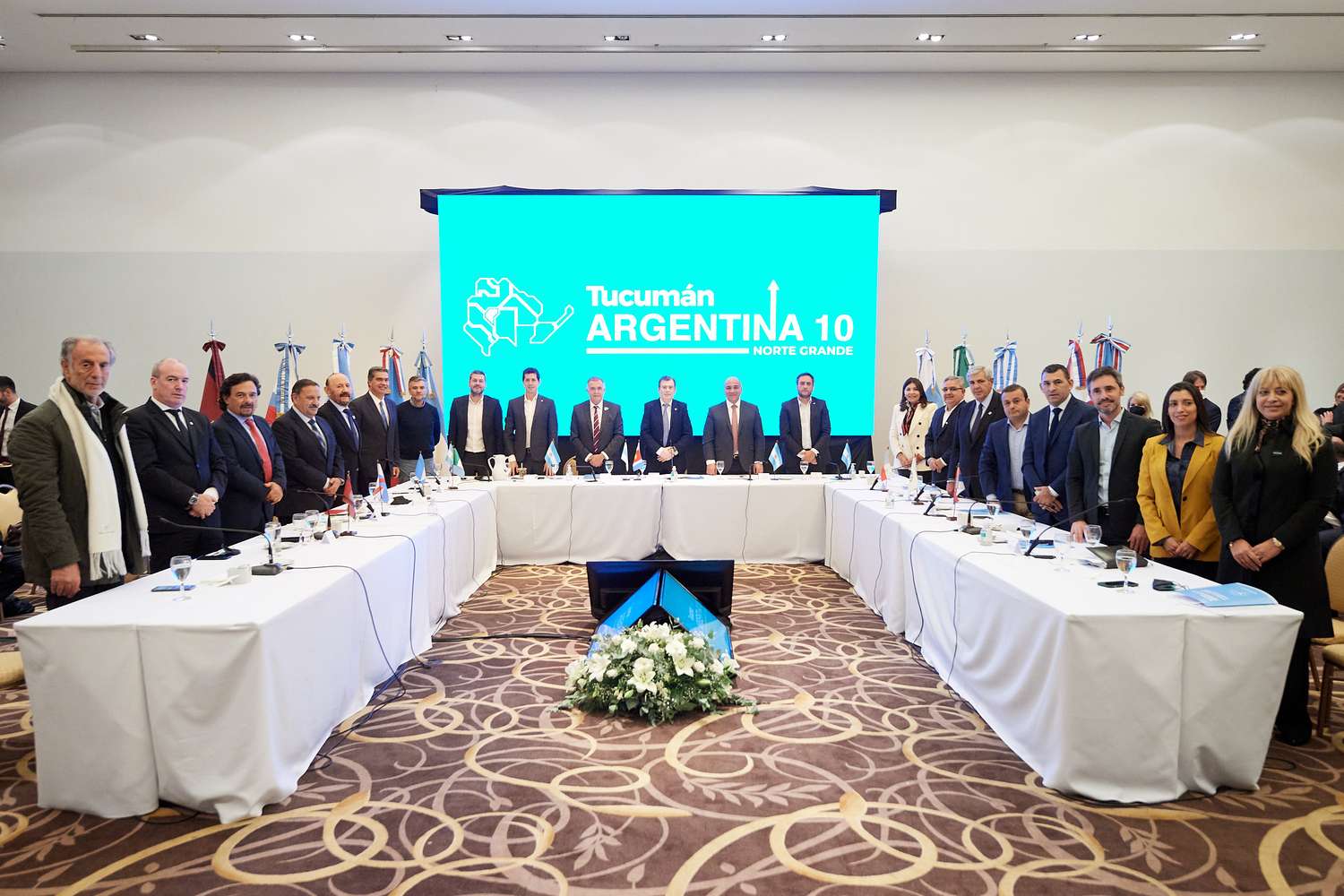 Manzur ante los diez gobernadores del Norte Grande: "La inserción de la Argentina al mundo llegará desde el interior"