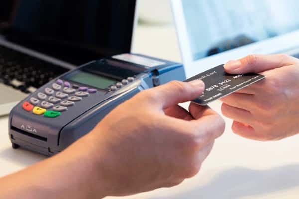 Consejos para evitar una estafa al momento de pagar con tarjeta