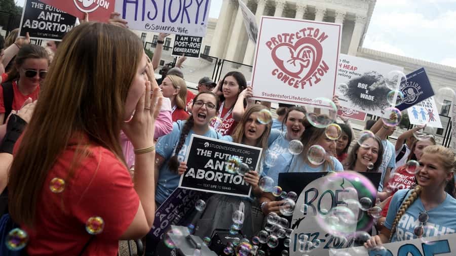 Corte Suprema de EE.UU. revoca el derecho constitucional al aborto:  cada estado tendrá la potestad de autorizarlo o no