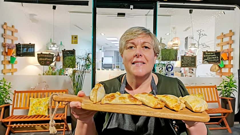 Una tandilense que deleita con sus empanadas a todos en Almería, España