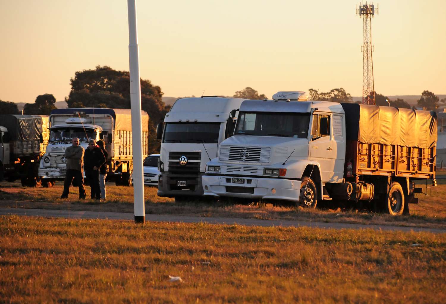 Propietarios de transportes de cargas advirtieron que cortarán las rutas por el problema del gasoil