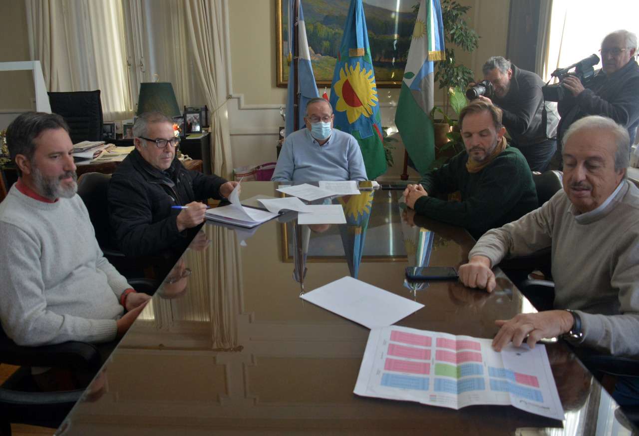 El Municipio firmó convenio para generar suelo urbano en la zona de Chapaleofú y Aeronáutica Argentina