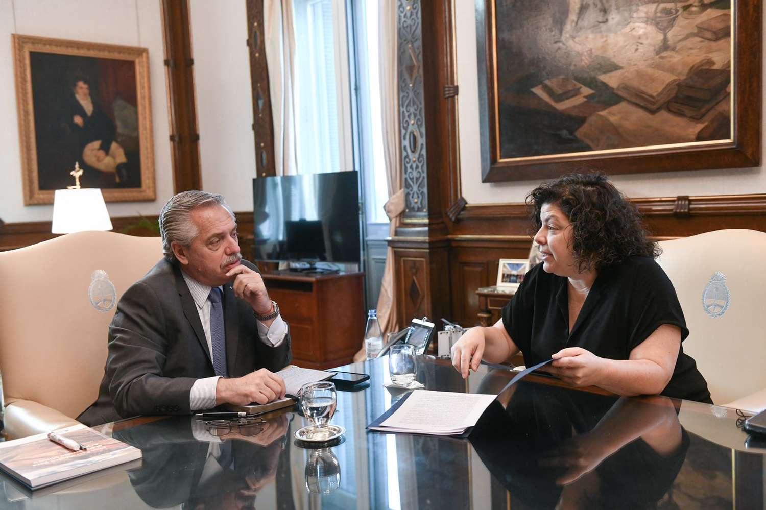 El presidente Alberto Fernández junto a la ministra de Salud, Carla Vizzotti.