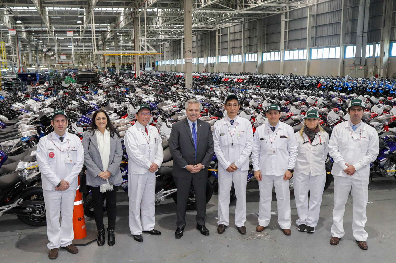 El Presidente visitó una planta automotriz ubicada en Campana.