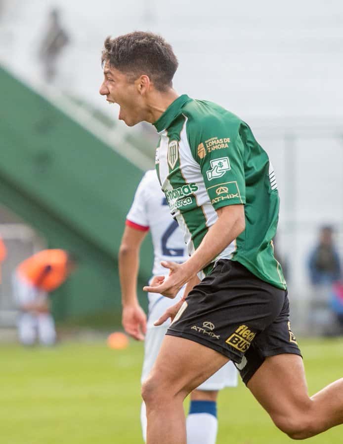 Matías González celebra su gol.