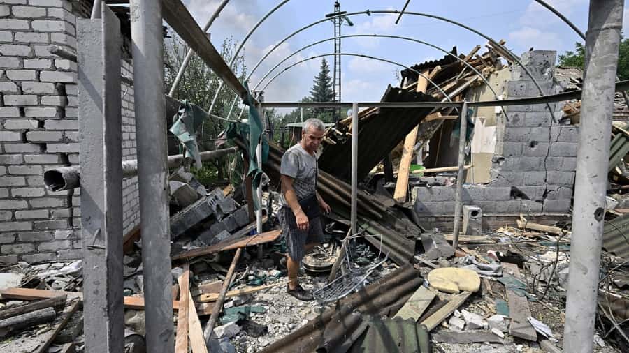Rusia bombardeó una ciudad del este de Ucrania y su alcalde ordenó evacuarla