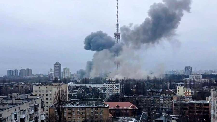 Ucrania denunció ataques de misiles rusos cerca de Kiev.