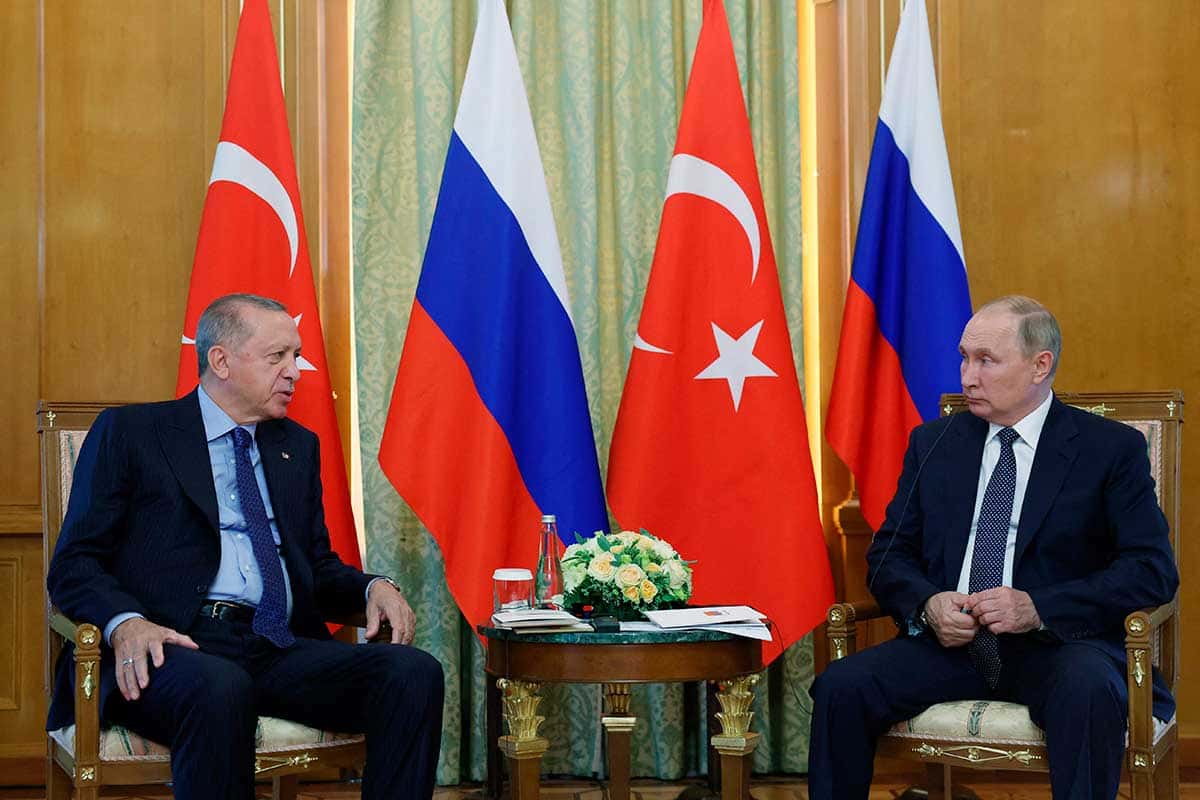 Recep Tayyip Erdogan y Vladimir Putin, ayer en Sochi.