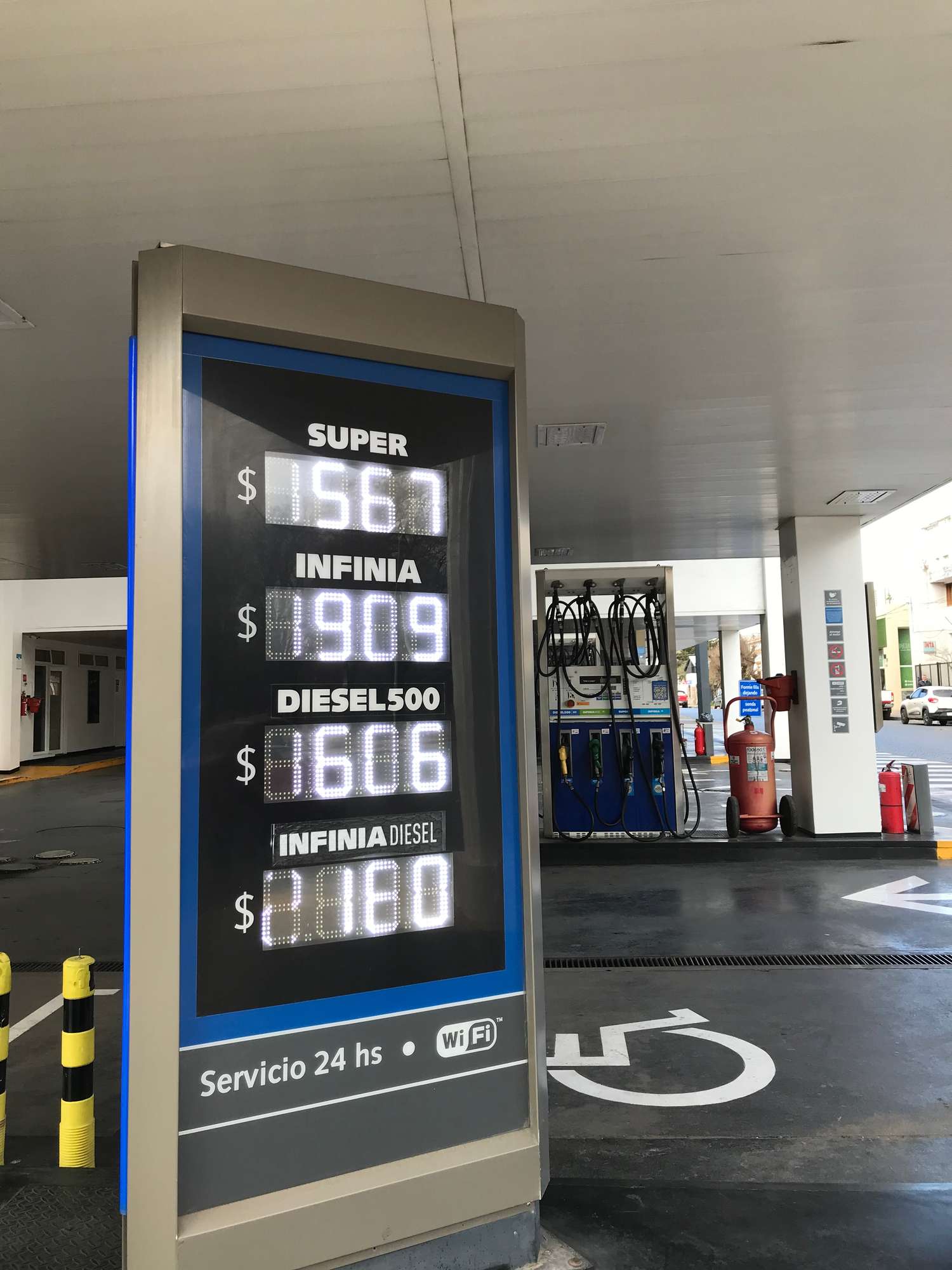 YPF aumentó un 7,5% promedio los precios en sus combustibles ¿Cuánto cuesta en Tandil?