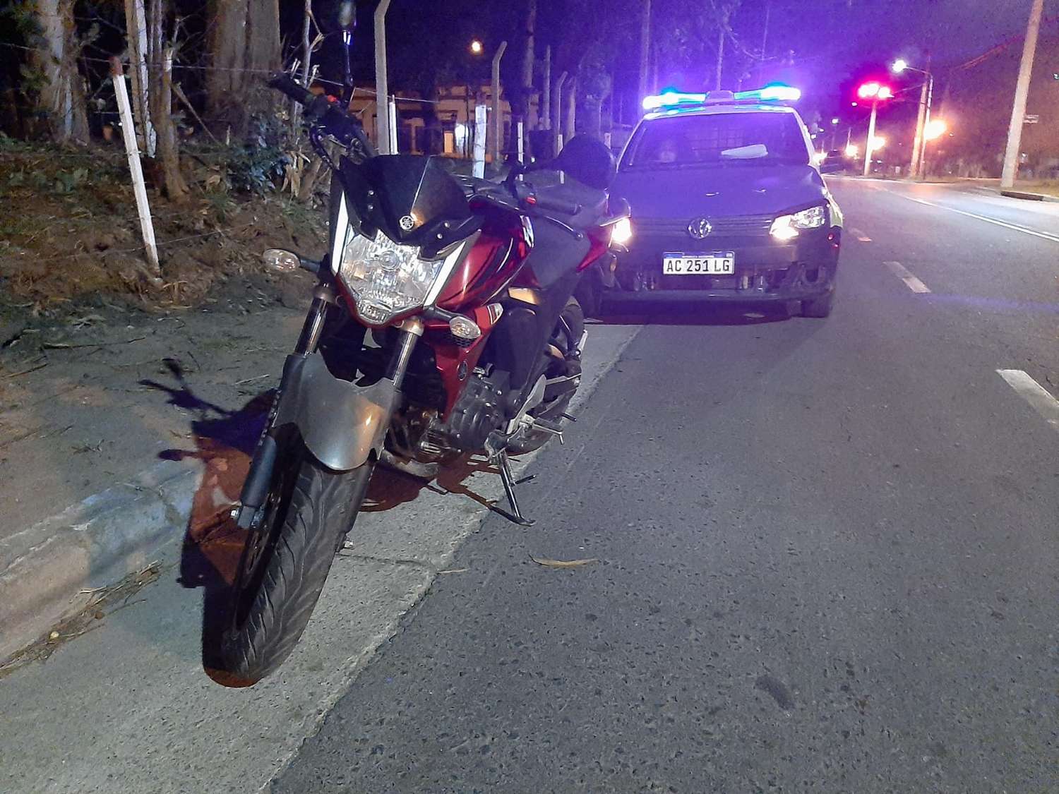 Hospitalizaron a un motociclista tras un siniestro vial en Pujol y Figueroa