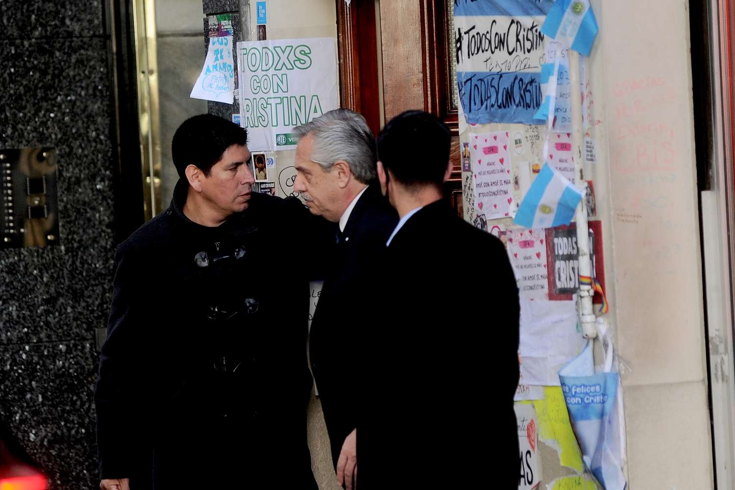 Alberto Fernández visitó a Cristina Kirchner en su domicilio tras el intento de magnicidio