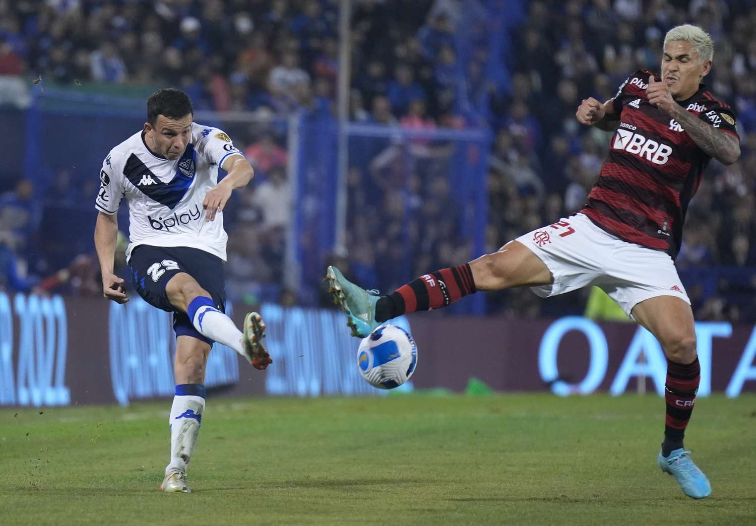 Flamengo marcó la diferencia de categoría en Liniers.