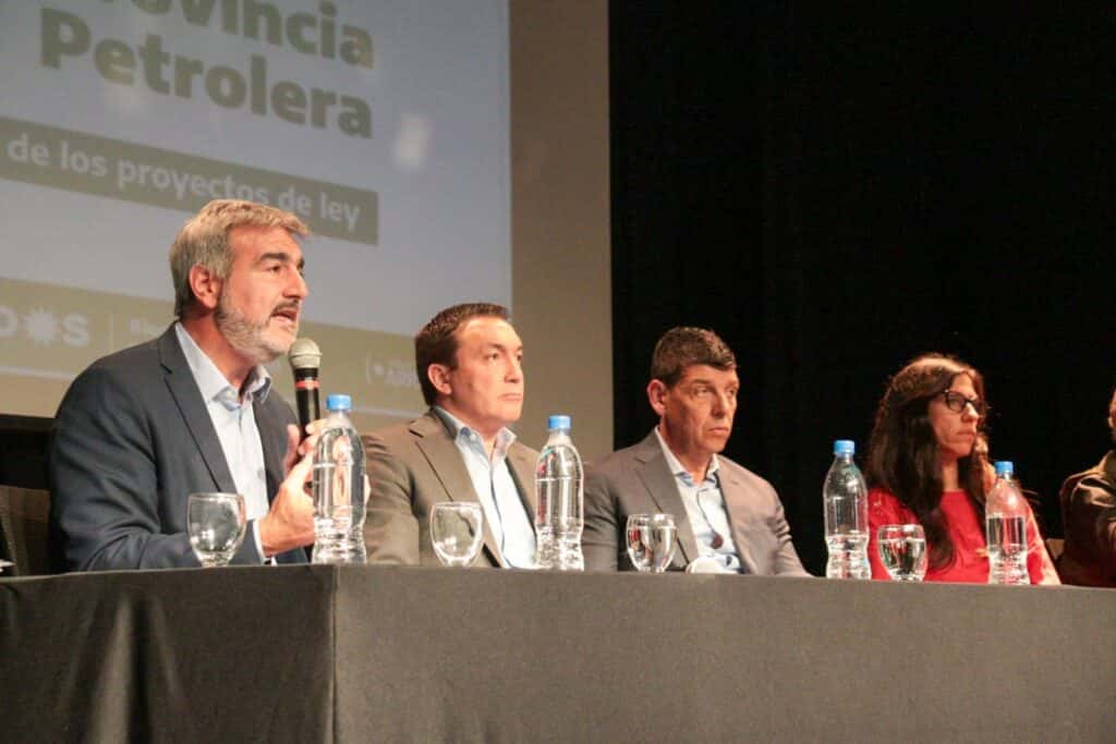 Impulsan incorporar a la provincia de Buenos Aires a la mesa de distritos petroleros