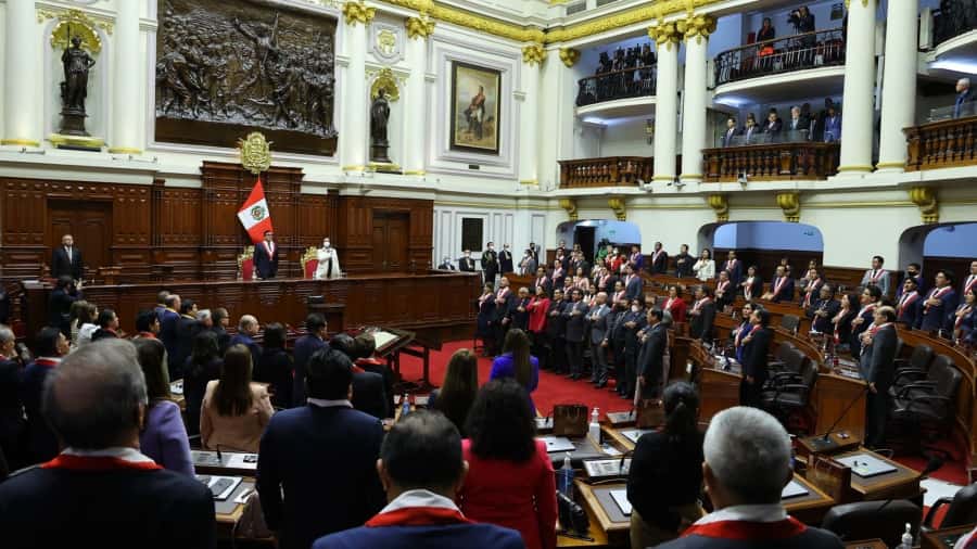 El Congreso peruano conmemora su bicentenario.