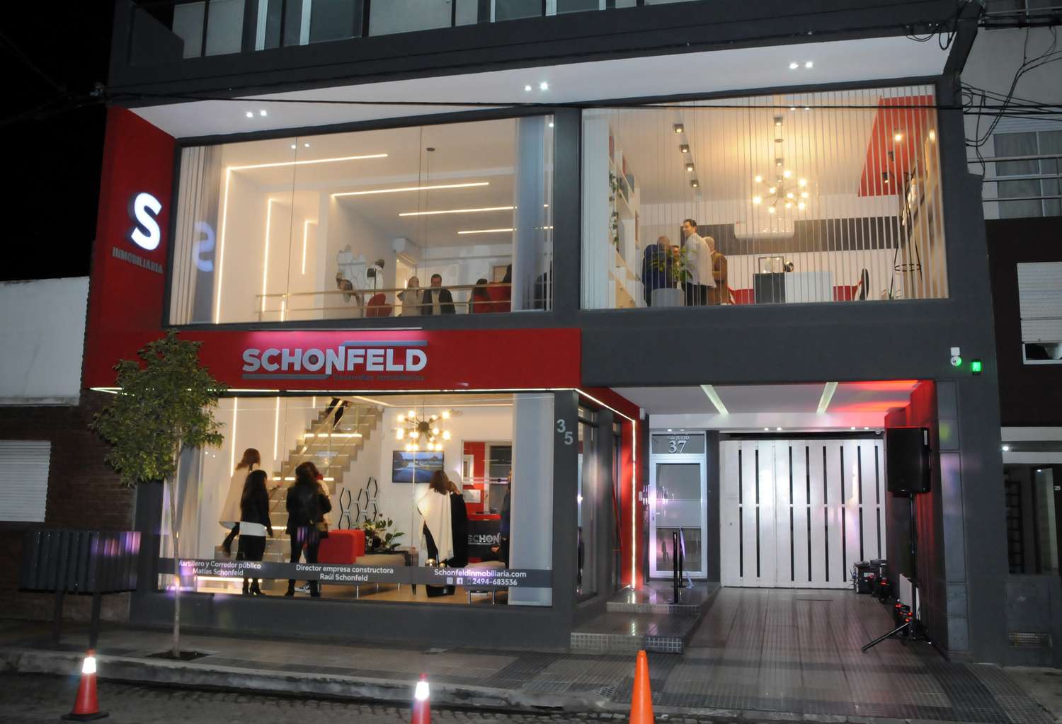La inmobiliaria Schonfeld abrió sus puertas al público en 9 de julio 35.