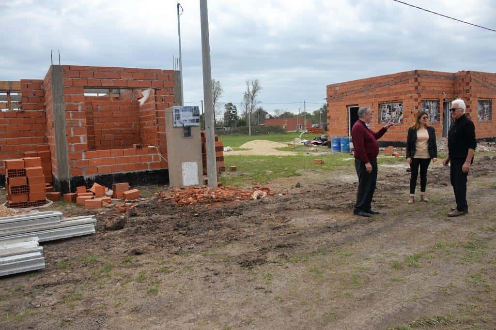 Beneficiarios del programa "Vela Avanza" comenzaron a construir las primeras viviendas