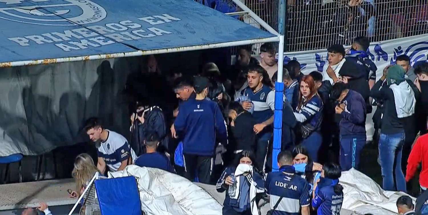 La violencia dejó inconcluso el Gimnasia-Boca en La Plata
