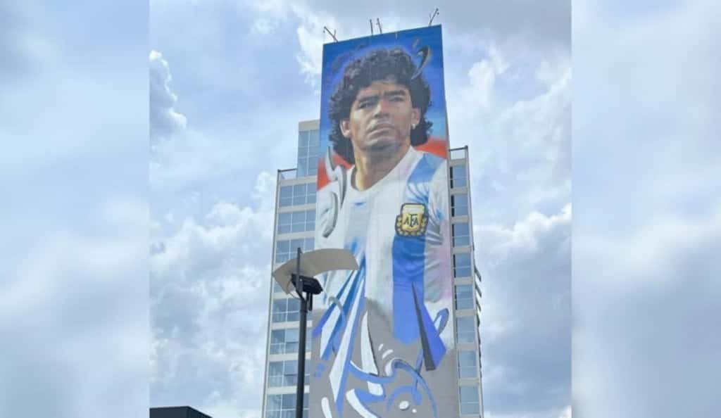 El mural gigante de Maradona inaugurado en Canning.