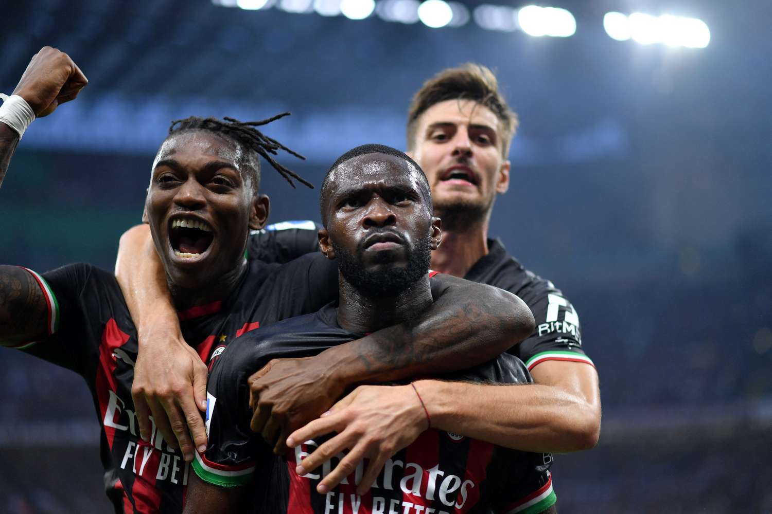 Milan superó a Juventus.