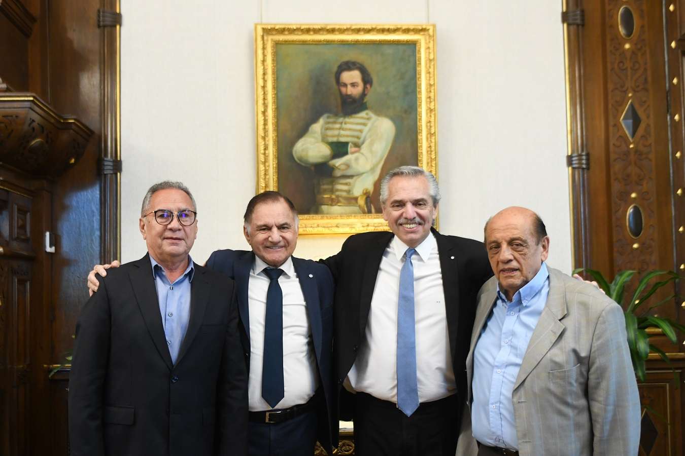 El Presidente recibió a los intendentes de Ituzaingó, Alberto Descalzo, de Berazategui, Juan José Mussi, y al diputado nacional y exjefe comunal de Florencio Varela, Julio Pereyra.