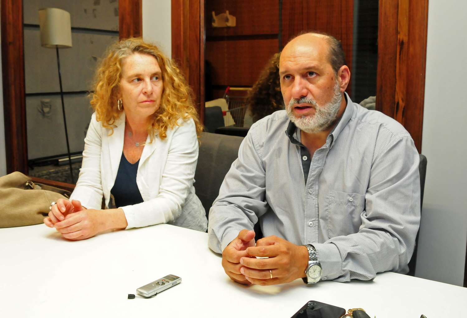 Florencia Giombini y Diego Araujo, vicepresidenta y presidente de la Asociación de Magistrados y Funcionarios de Tandil (Amafutan).