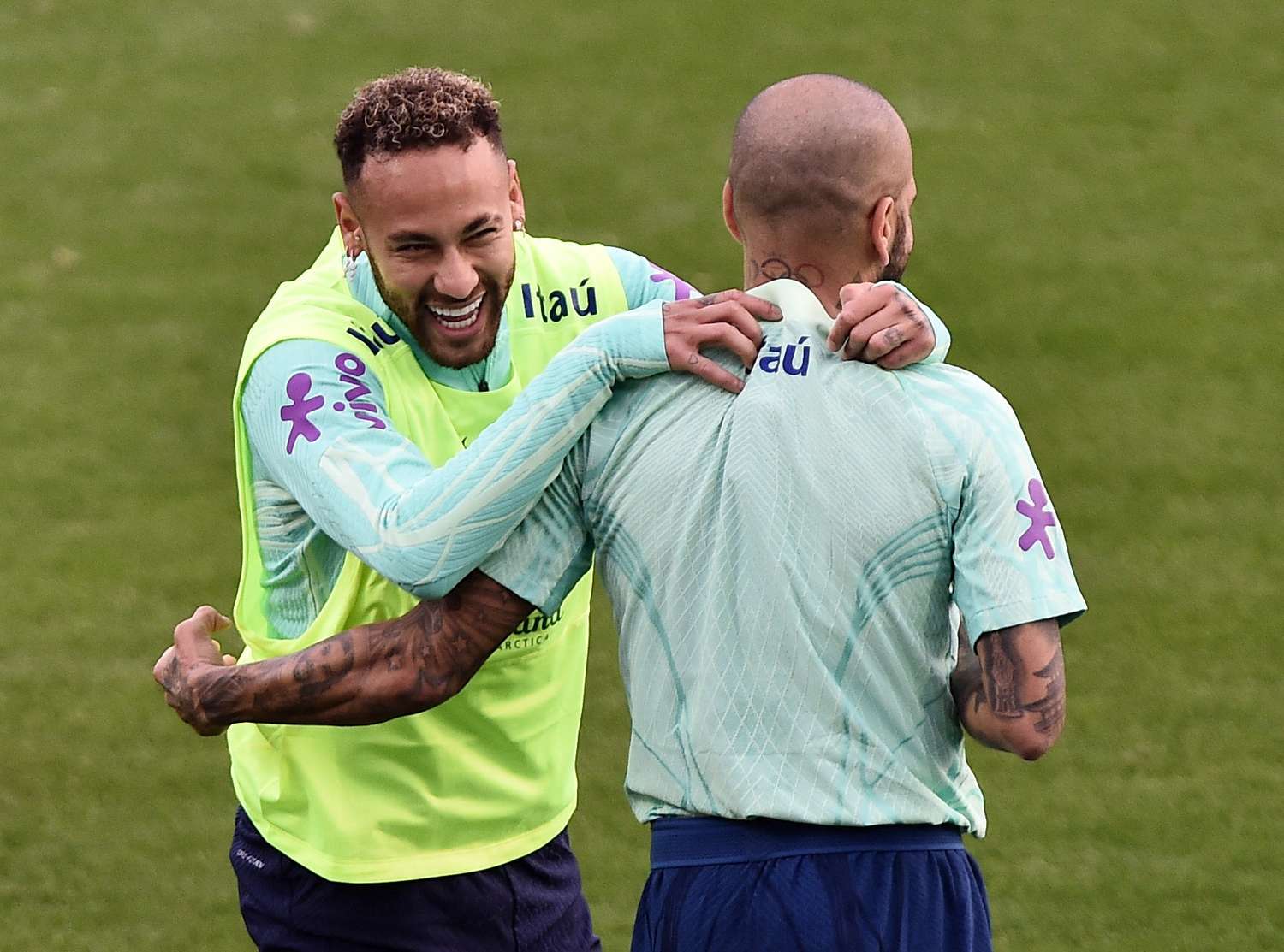 Neymar se incorporó a las prácticas de Brasil