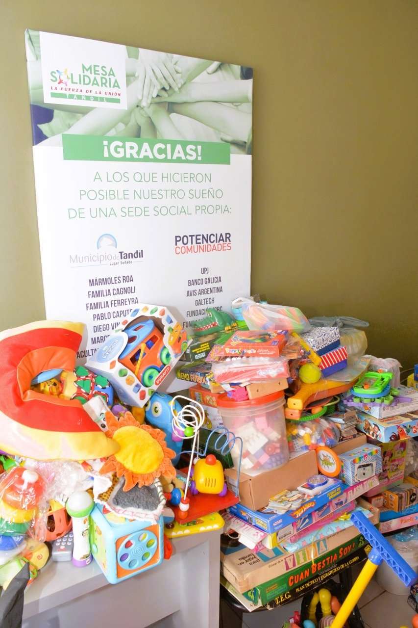 La mesa solidaria entregó juguetes recolectados en la campaña “Tandil Solidario Abriga Fiestas”