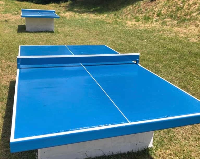 Pintaron y reacondicionaron las mesas de ping pong ubicadas en el Lago del Fuerte