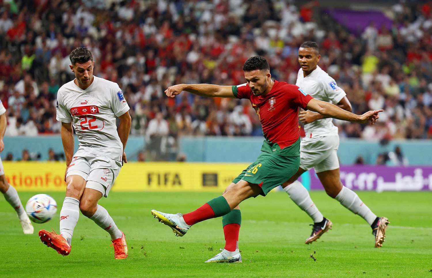 Portugal, a cuartos con media docena de goles