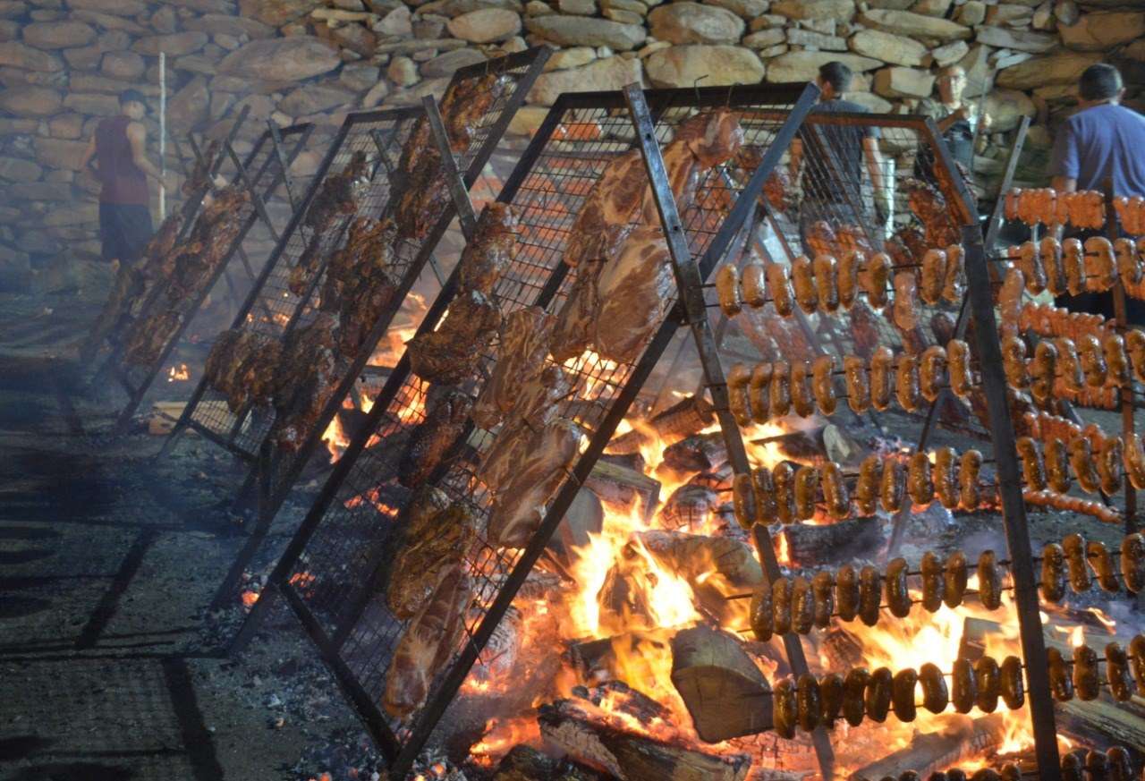 Los fogones dirán "presente" en las tres jornadas del Festival de la Sierra en Tandil.