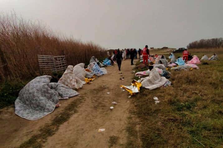 Murieron decenas de migrantes en otro trágico naufragio frente a las costas de Italia