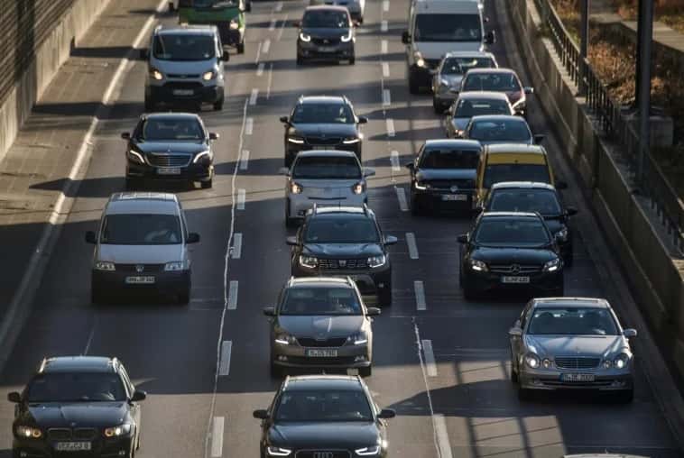 La norma acordada obligará a los automóviles nuevos a dejar de emitir dióxido de carbono CO2.