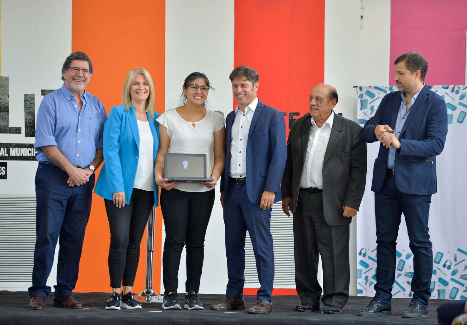 Kicillof lanzó el programa Conectar Igualdad Bonaerense de entrega de netbooks para estudiantes