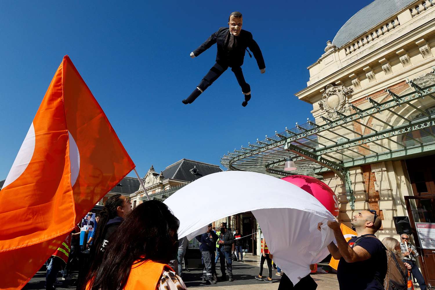 Siguen las protestas en Francia contra la reforma jubilatoria.
