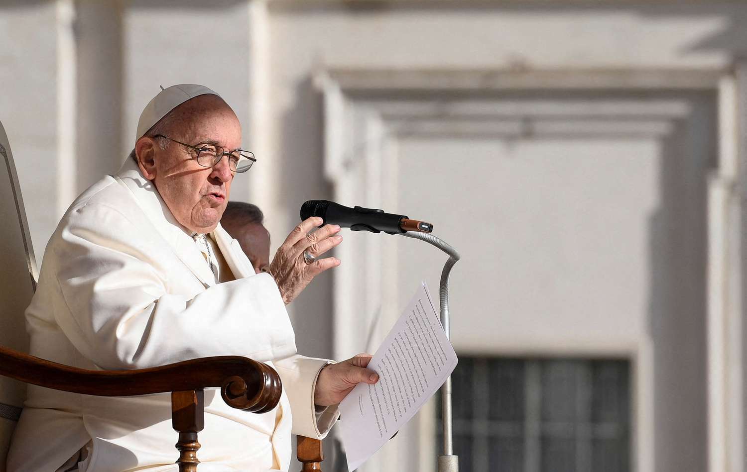 El papa Francisco pide que "cesen los ataques" en Israel