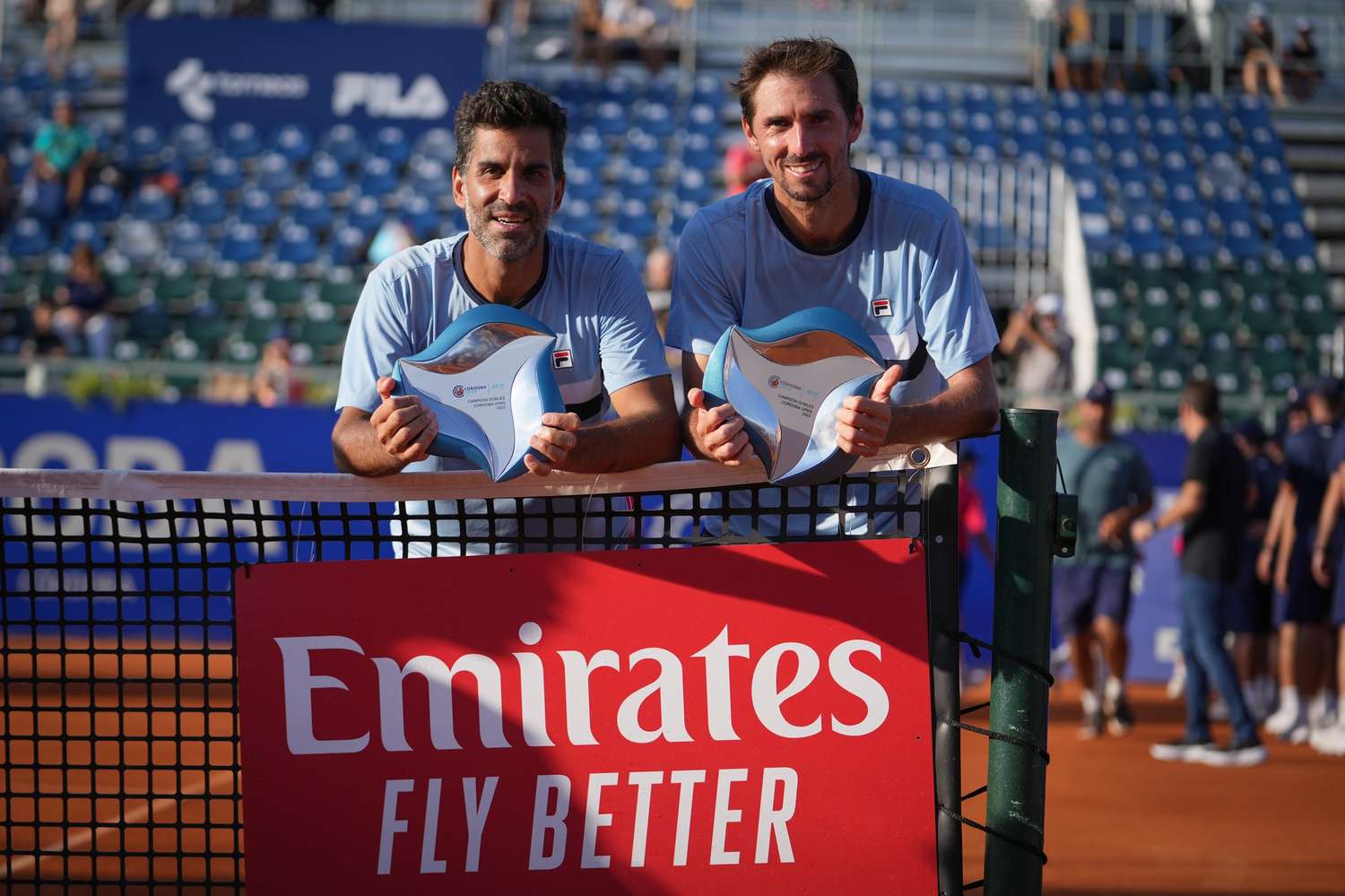González y Molteni se presentan en Chile.