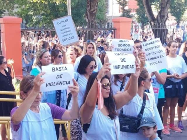 Marcha y movilización en Necochea por agresión a una docente