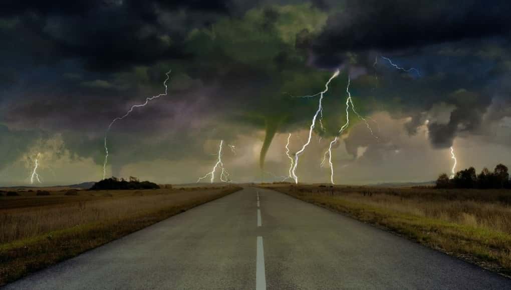El inusual evento tuvo lugar dentro una zona que se conoce como "Pasillo de los tornados".