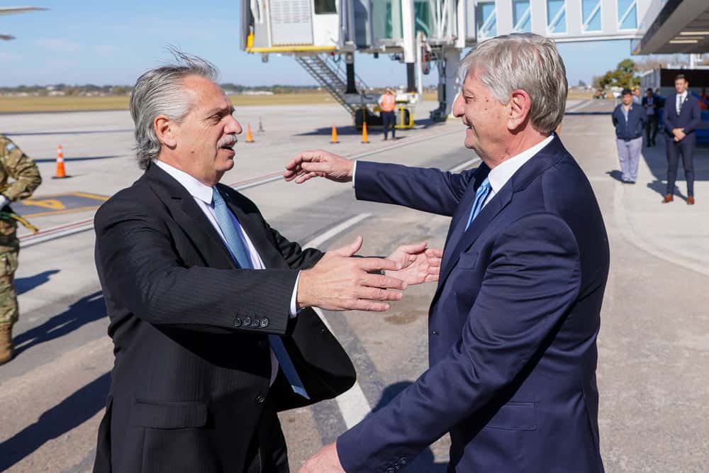 El presidente Alberto Fernández fue recibido por el gobernador de La Pampa, Sergio Ziliotto.