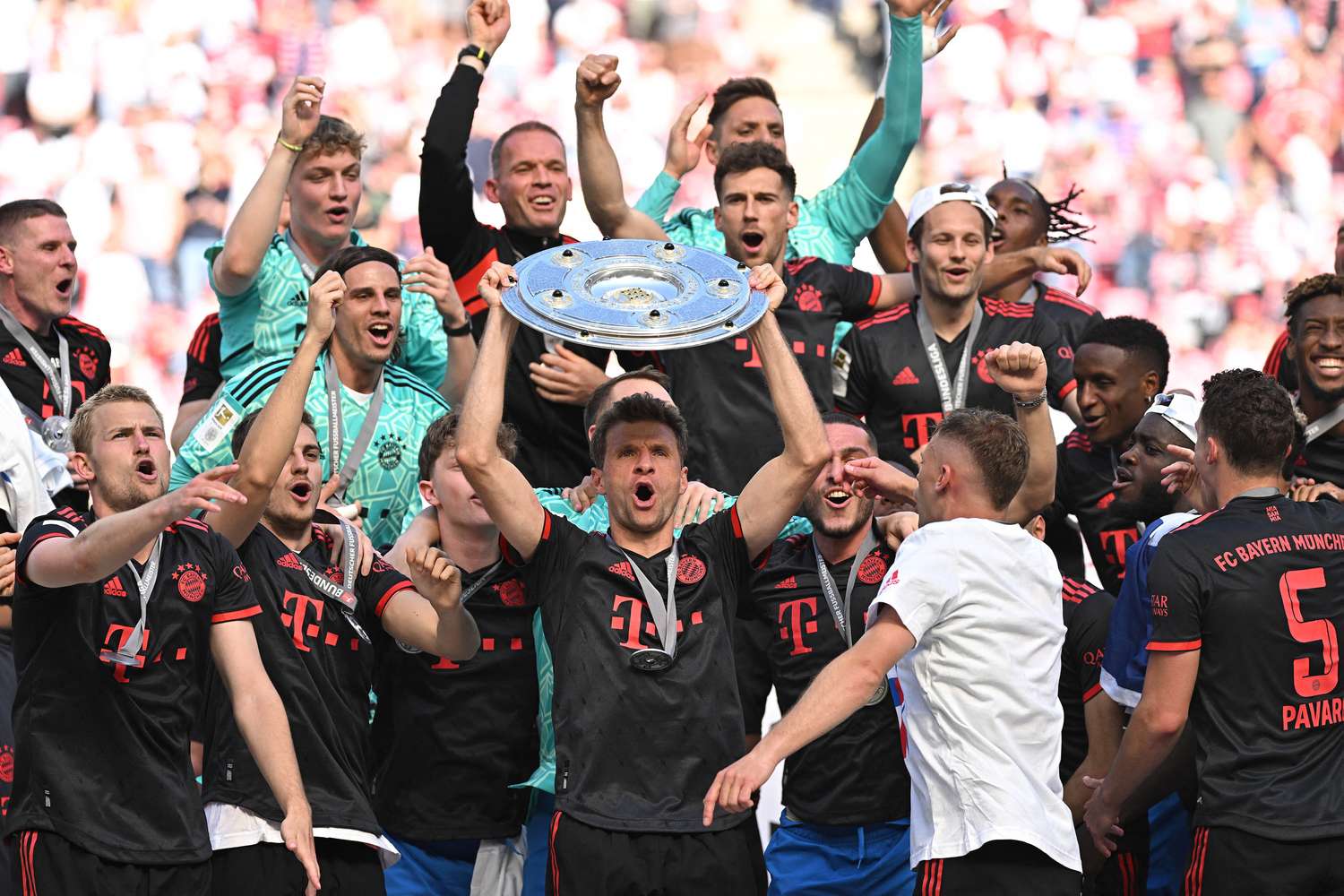 Bayern Múnich celebra su undécimo título consecutivo