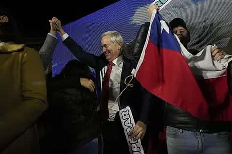 José Antonio Kast celebra su victoria en las elecciones del domingo.
