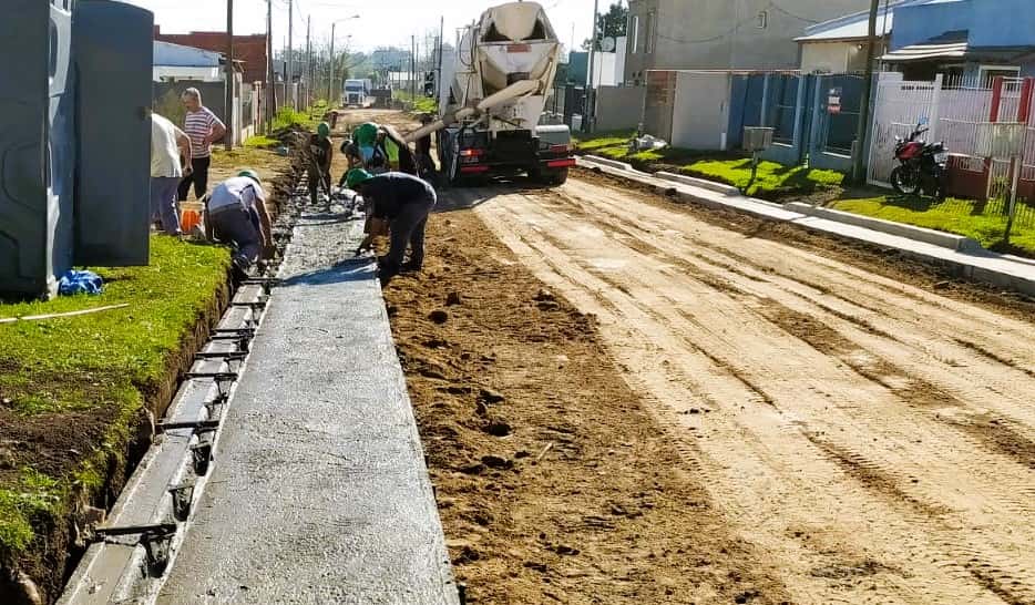 El Municipio continúa con obras de pavimentación en diferentes barrios