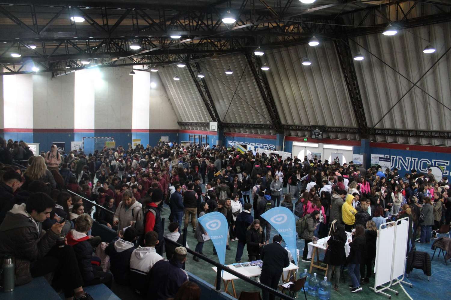 Más de 3 mil alumnos recorrieron la Expounicen