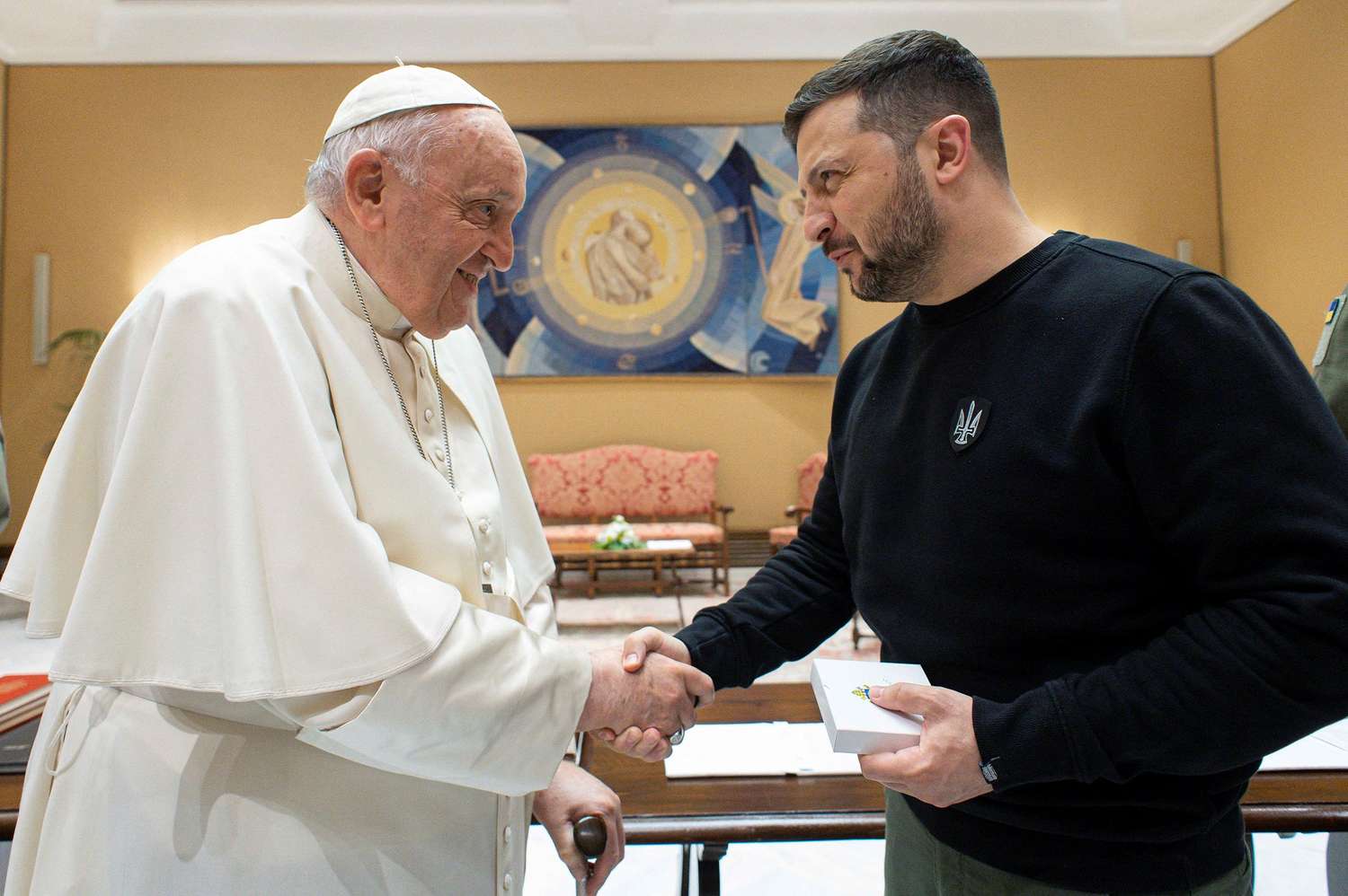 Francisco recibió a Zelenski en el Vaticano y ratificó su “oración constante” por la paz en Ucrania