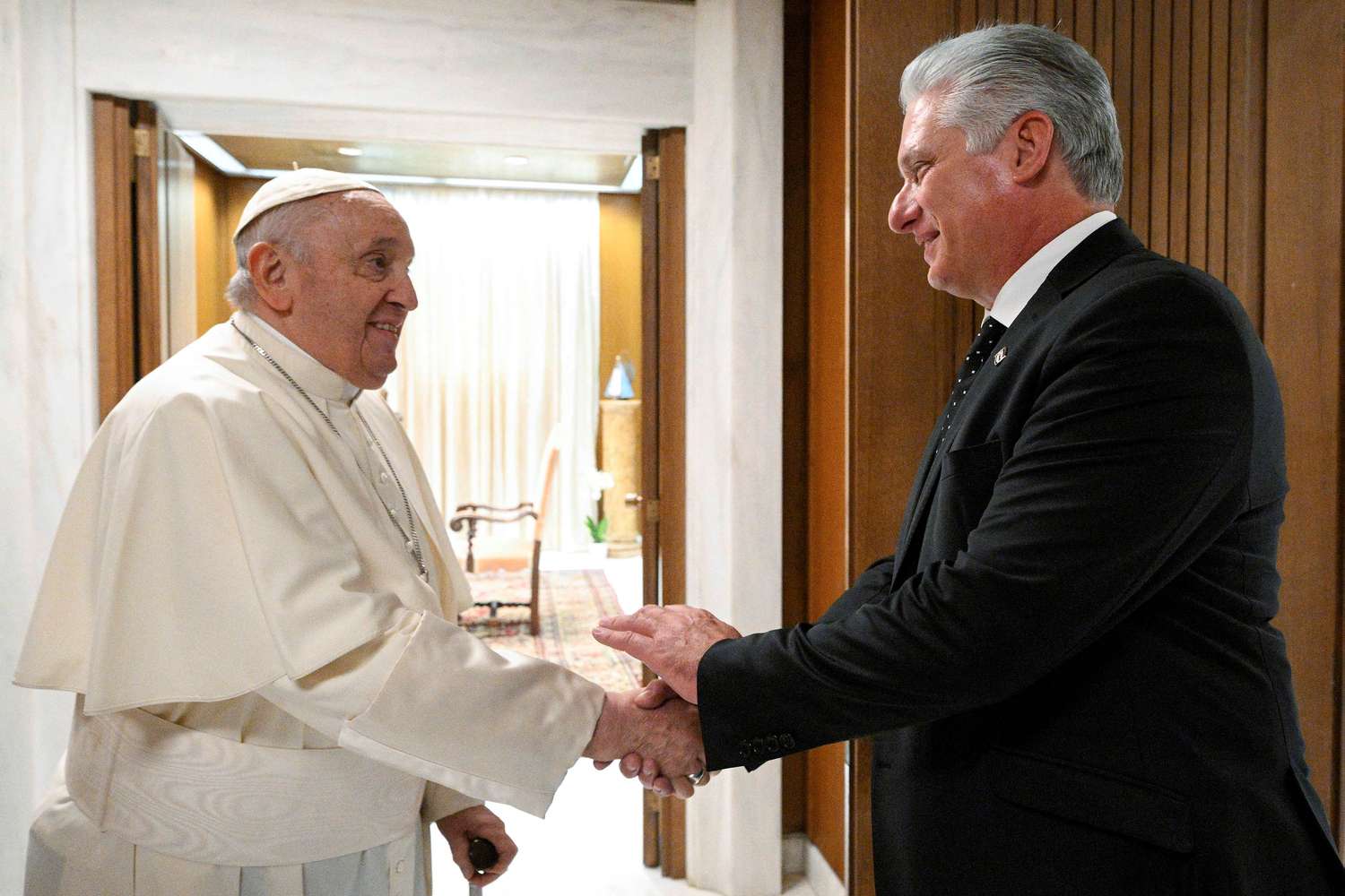 Francisco recibió al presidente cubano Díaz-Canel en el Vaticano