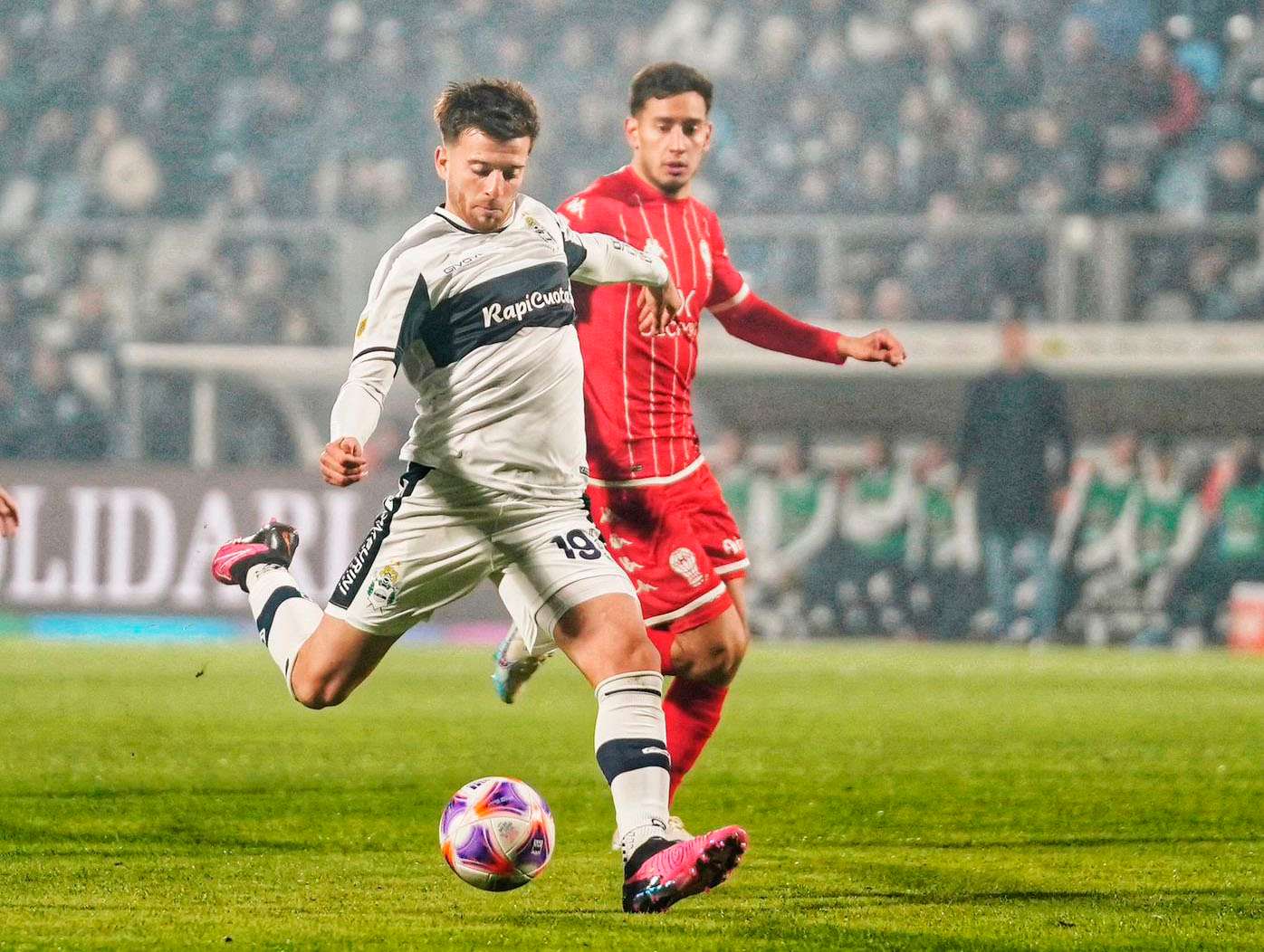 En el final, Gimnasia le dio otro duro golpe a Huracán