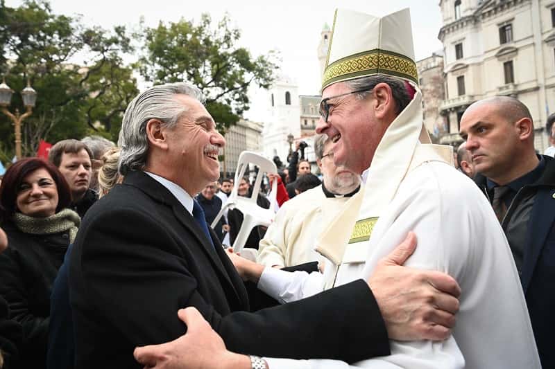 Alberto Fernández asistió a la ceremonia de inicio del ministerio pastoral de monseñor Jorge Ignacio García Cuerva como nuevo arzobispo de Buenos Aires.