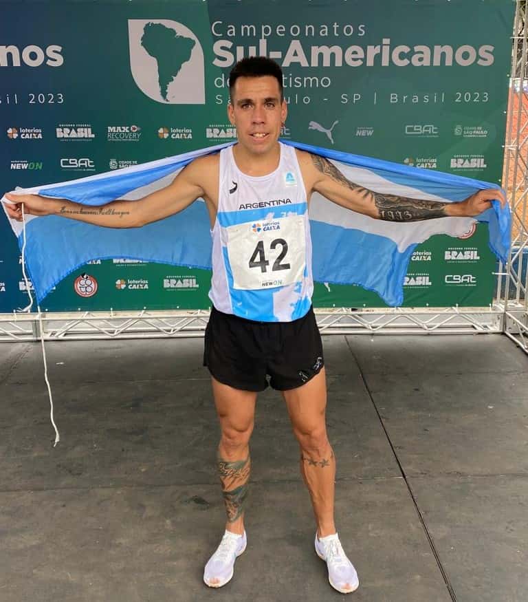 Julián Molina, oro en los 3000 metros con obstáculos.