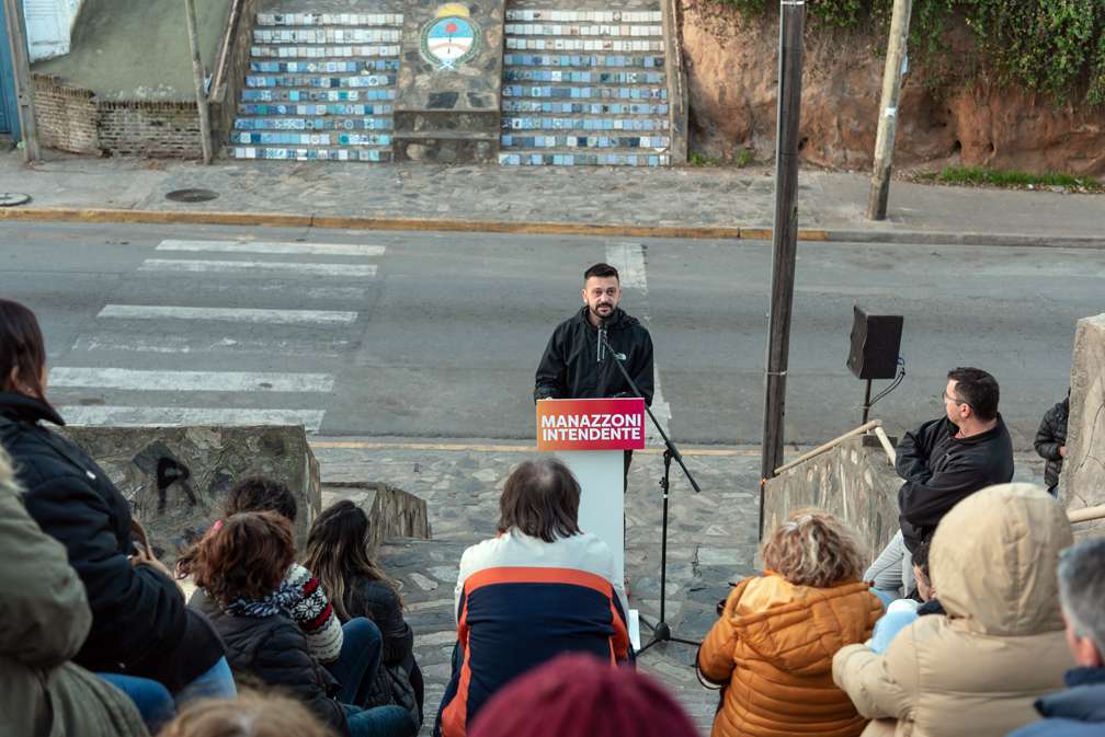 En su “rally”, Juan Manazzoni lanzó propuestas para adultos mayores y  jóvenes y de educación